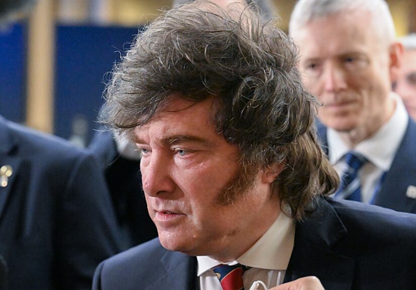 Milei busca en París atraer inversiones extranjeras para dinamizar una frágil economía argentina