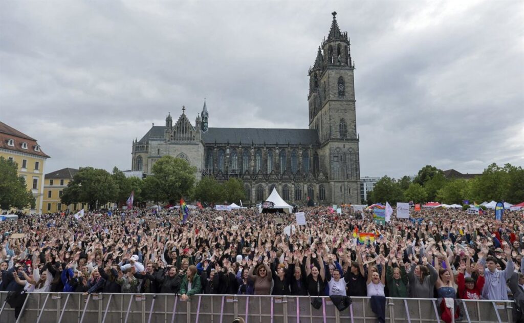 Miles de manifestantes por la democracia en víspera de las regionales de Sajonia-Anhalt con AfD como favorita