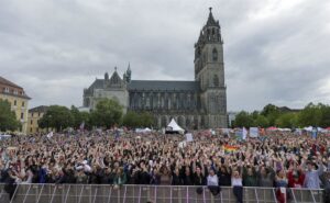 Miles de manifestantes por la democracia en víspera de las regionales de Sajonia-Anhalt con AfD como favorita