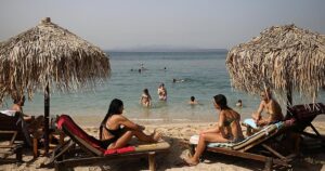 Muere un hombre de 82 años en Grecia tras pelear con otro de 76 por una tumbona de playa