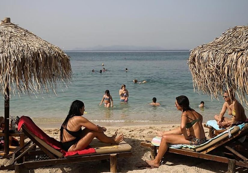 Muere un hombre de 82 años en Grecia tras pelear con otro de 76 por una tumbona de playa