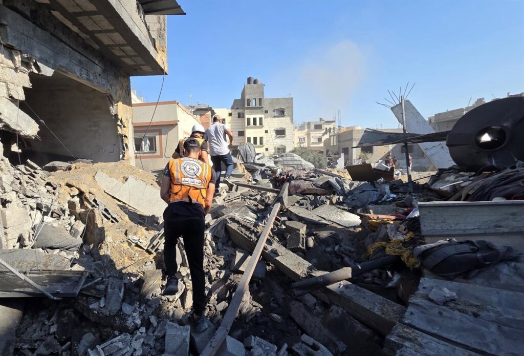 Mueren cuatro palestinos en un bombardeo de un dron de Israel contra una vivienda en el norte de Gaza