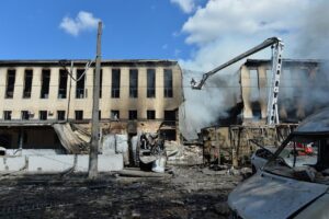 Mueren nueve personas en ataques del Ejército ruso sobre Kiev y Járkov