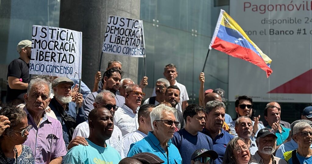 «No la elegimos y no nos representa»