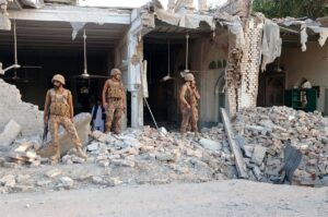Ocho milicianos muertos en una operación de la Policía paquistaní tras el atentado suicida de Kohat