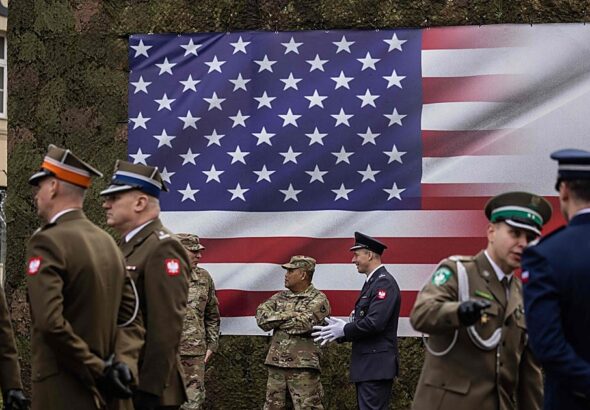 Polonia ultima sus conversaciones con Trump para ampliar las tropas estadounidenses en su territorio
