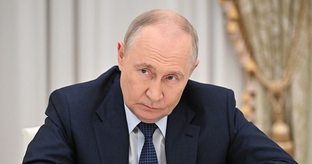 Putin ordena ampliar su Ejército con 15.500 soldados más