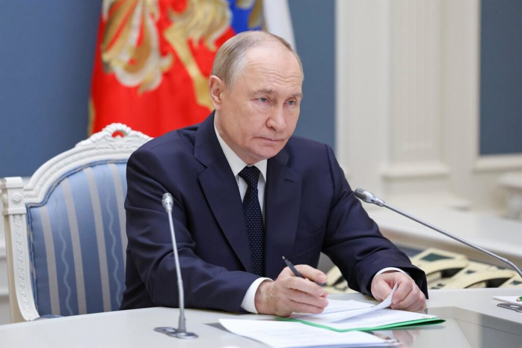 Putin sitúa entre 8.000 y 12.000 las bajas mensuales en las filas ucranianas durante la invasión