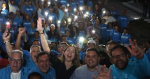 Regresa a Venezuela la jefa de comunicaciones de María Corina Machado