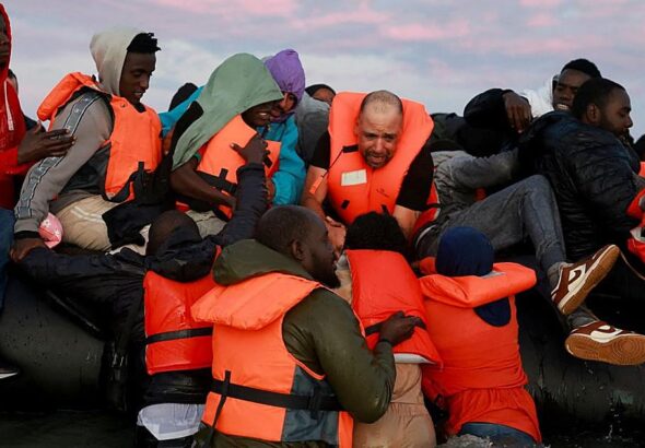 Reino Unido y Francia ponen fin al sistema «uno entra, uno sale» de intercambio de inmigrantes