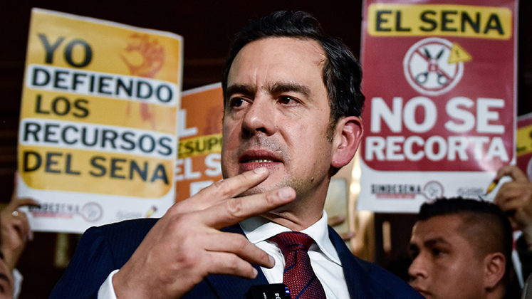 Rodrigo Lara sobre los contratos de prestación de servicios: