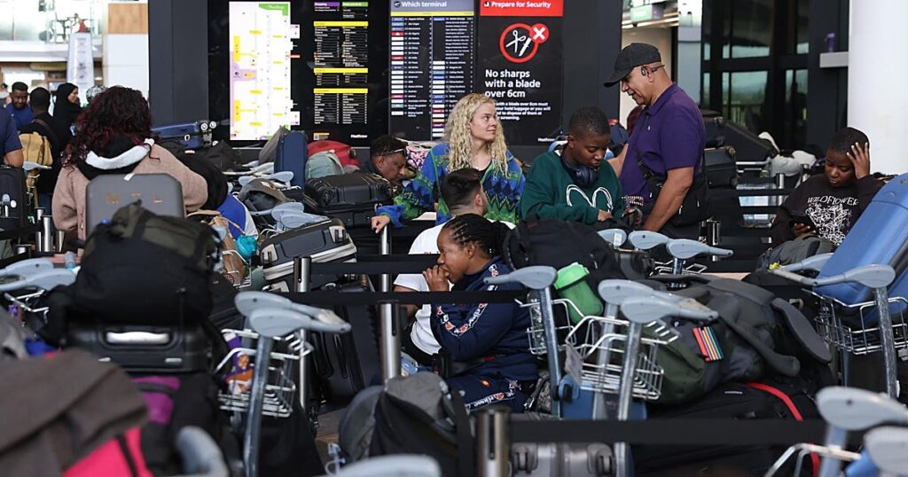 Sigue el caos en los aeropuertos británicos con más de 1.900 vuelos cancelados