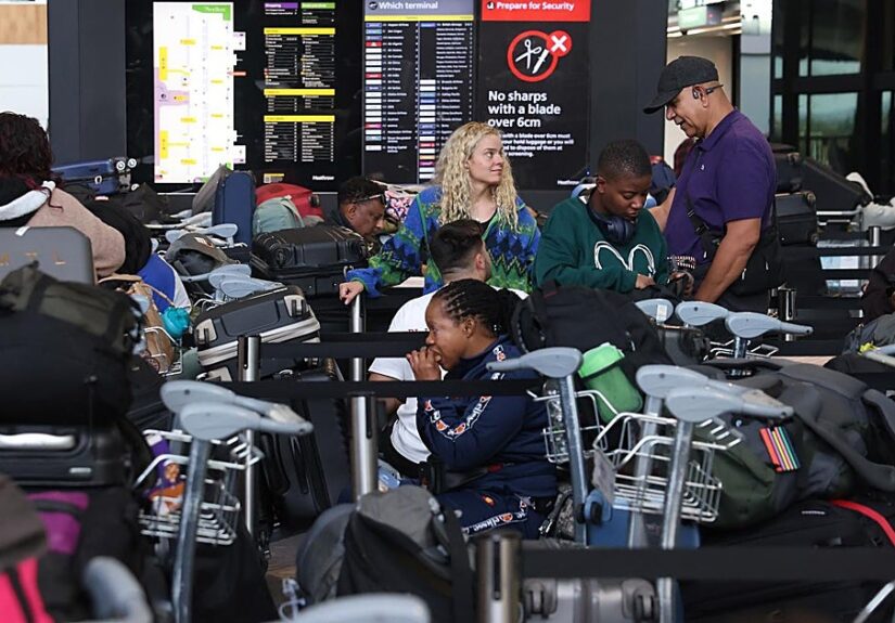 Sigue el caos en los aeropuertos británicos con más de 1.900 vuelos cancelados