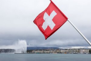 Suiza rechaza en referéndum endurecer su política de neutralidad