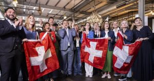 Suiza rechaza en referéndum una aplicación más estricta de su neutralidad