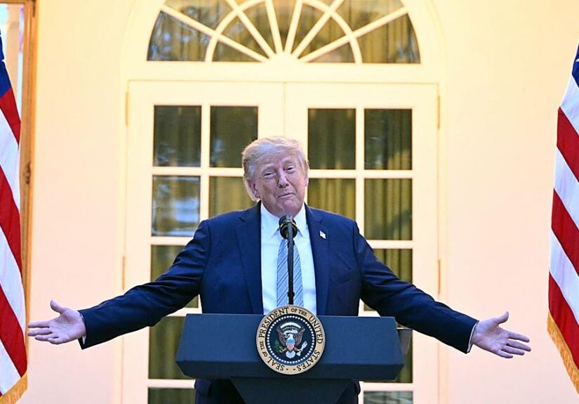 Trump anuncia que veta en la Casa Blanca a CNN, MSNOW y 'Politico'