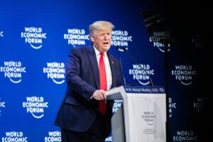 Trump espera que haya más contactos con Irán la semana próxima