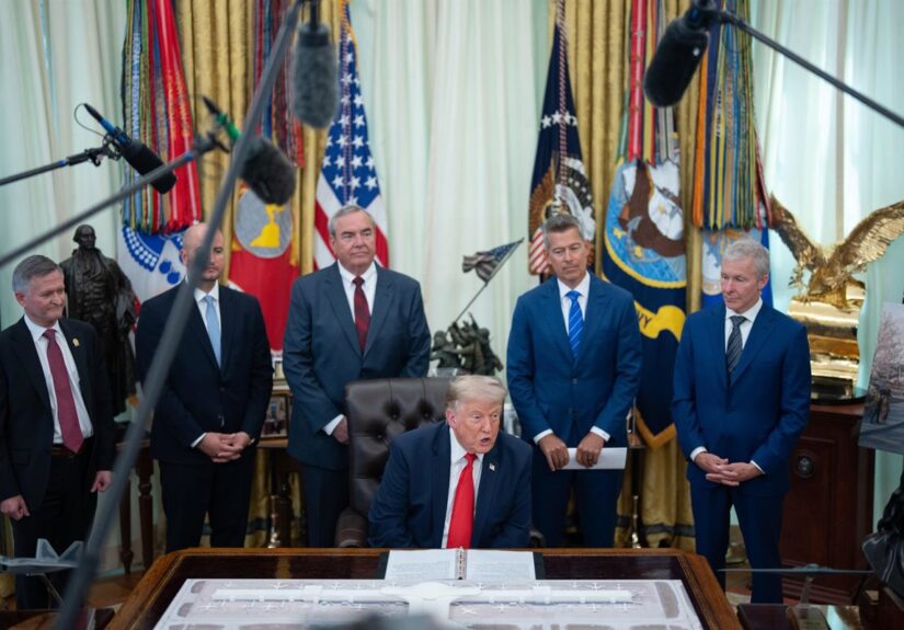Trump prohíbe la entrada de CNN, MSNOW y Politico a la Casa Blanca