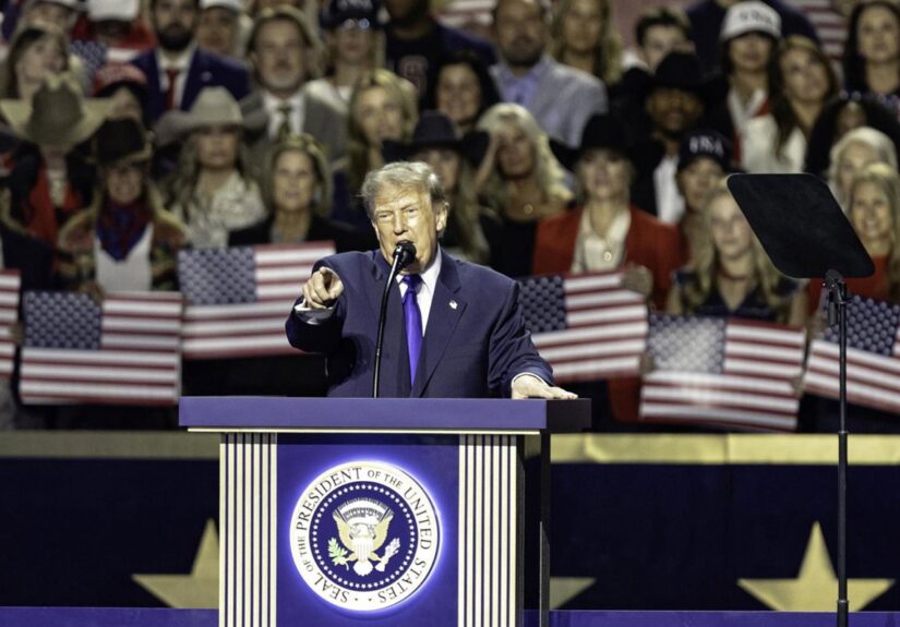 Trump promete un pago de 4.300 euros a cada adulto estadounidense si el Partido Republicano gana las 'midterms'