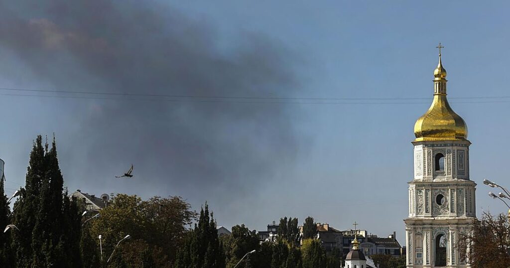 Un dron ruso golpea la sede de la agencia de Inteligencia ucraniana en Kiev