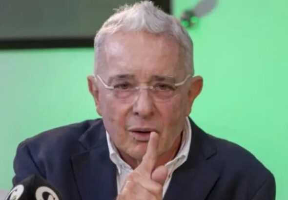 Uribe pide definir su situación por masacres en Antioquia