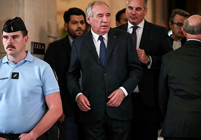 Vuelven a juzgar al ex primer ministro francés Bayrou por la malversación de 300.000 euros del Parlamento Europeo
