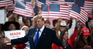 ¿Es factible y legal que Trump pague 5.000 dólares a cada estadounidense si gana las elecciones de medio mandato?