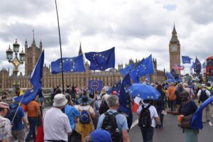El apoyo de los británicos al regreso de Reino Unido a la UE aventaja al rechazo en 22 puntos