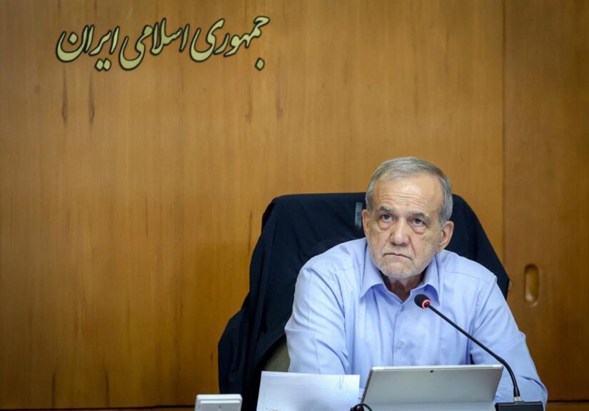 El presidente de Irán nombra a Mehrdad Ajlaqi nuevo ministro de Defensa
