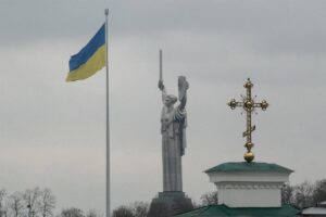 España mantendrá su Embajada en Kiev a pesar de las amenazas rusas
