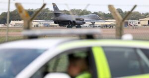 Estados Unidos retira sus bombarderos de la base aérea británica objetivo de un presunto ataque terrorista