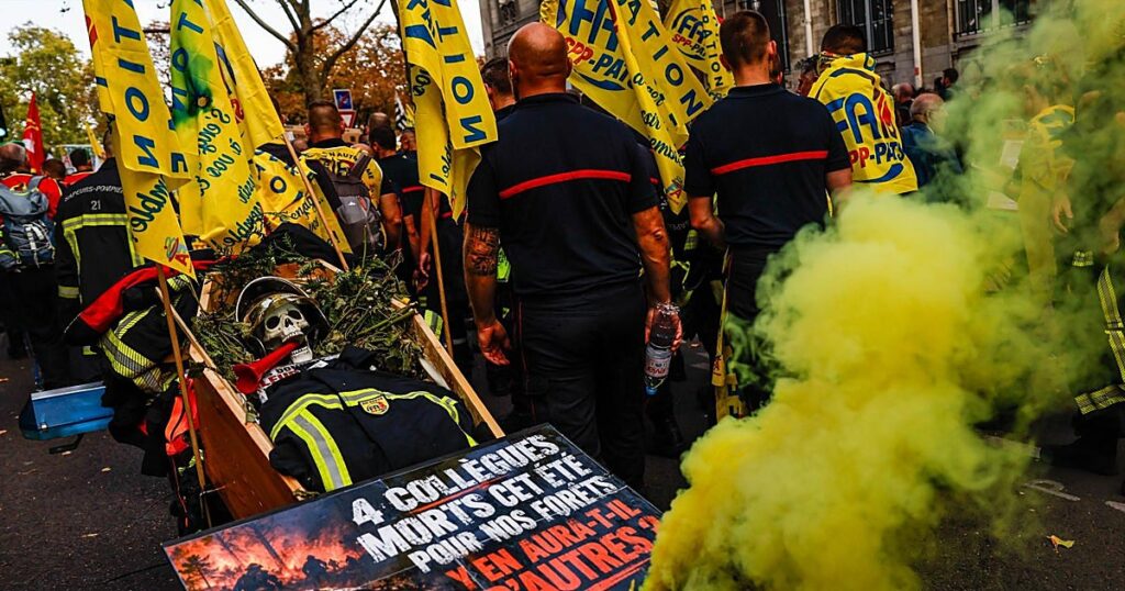 Francia congela los sueldos de los funcionarios y las pensiones de jubilación para rebajar el déficit