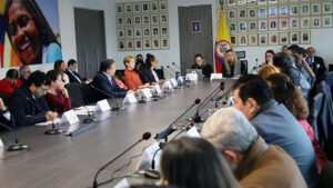 Gobierno, empresarios y sindicatos abren diálogo sobre el salario mínimo de 2027