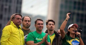 La Fiscalía, favorable a que Flávio Bolsonaro visite de nuevo a su padre Jair, en arresto domiciliario
