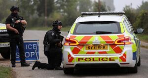 Tres furgonetas, sin explosivos y la llamada de un sospechoso, las incógnitas del supuesto atentado contra RAF Fairford