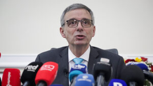 así fue el reclamo del ministro de Hacienda en el Congreso